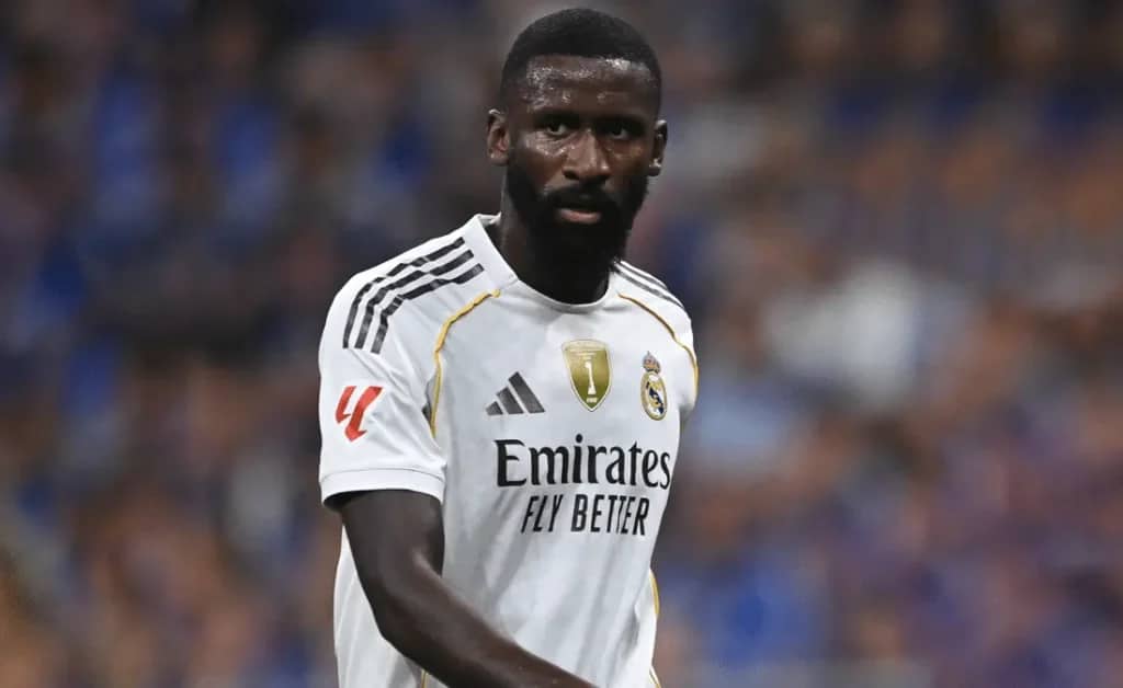 ريال مدريد يحسم مستقبل أنطونيو روديجر: استمرارية صخرة الدفاع