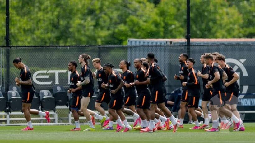 ضربة قوية للطواحين: غياب يوريان تيمبر يهز استعدادات هولندا لكأس العالم