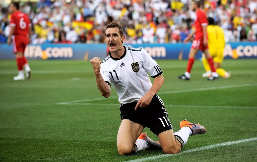 ميسي، رونالدو، مبابي: من سيتربع على عرش هدافي كأس العالم 2026؟